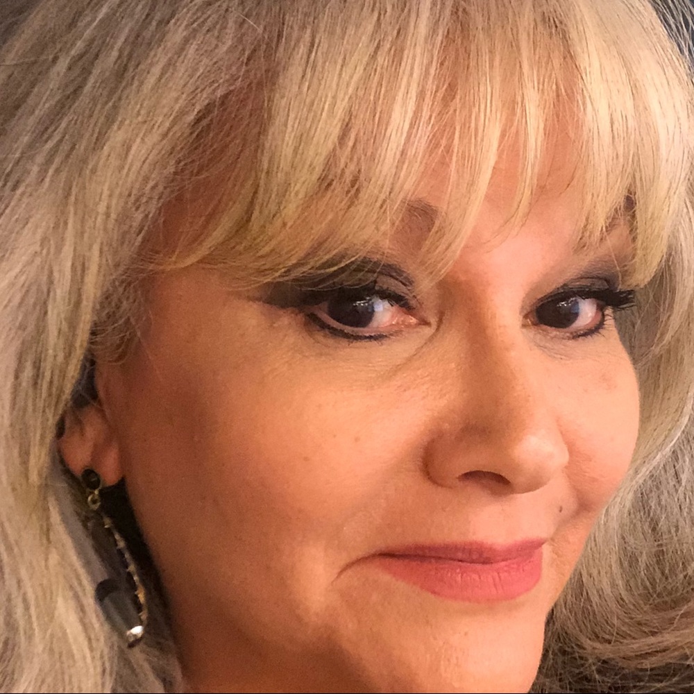 Meet your Posher, Celia